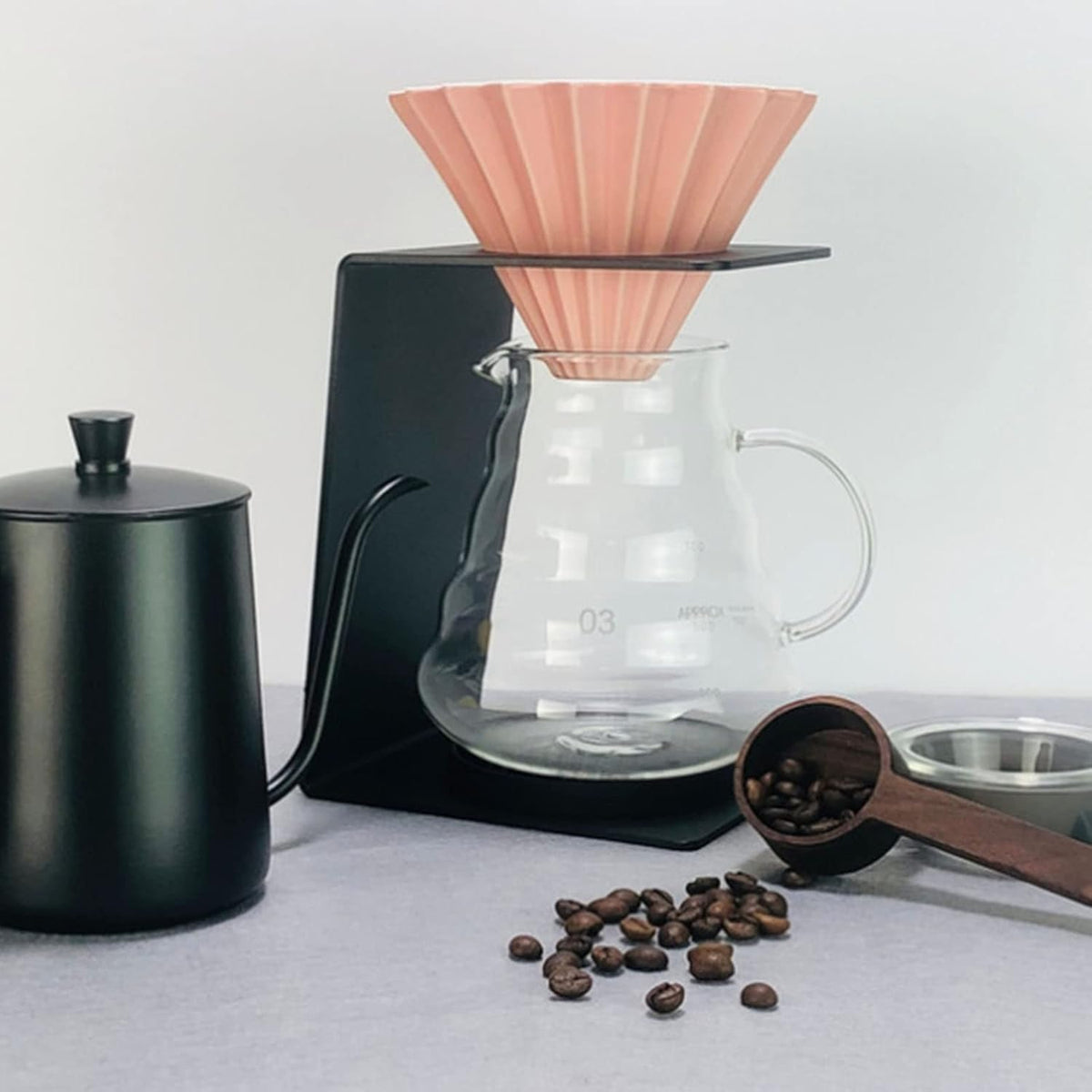 Drip Coffee Holder, Pour Over Coffee Stand, Lightweight Metal Dripper Holder for Home and Cafe Use (Black)