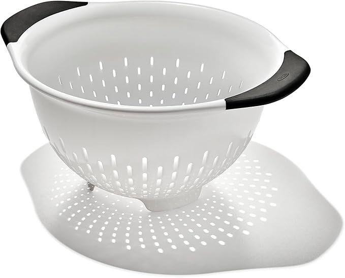 OXO Good Grips 3 QT Plastic Colander