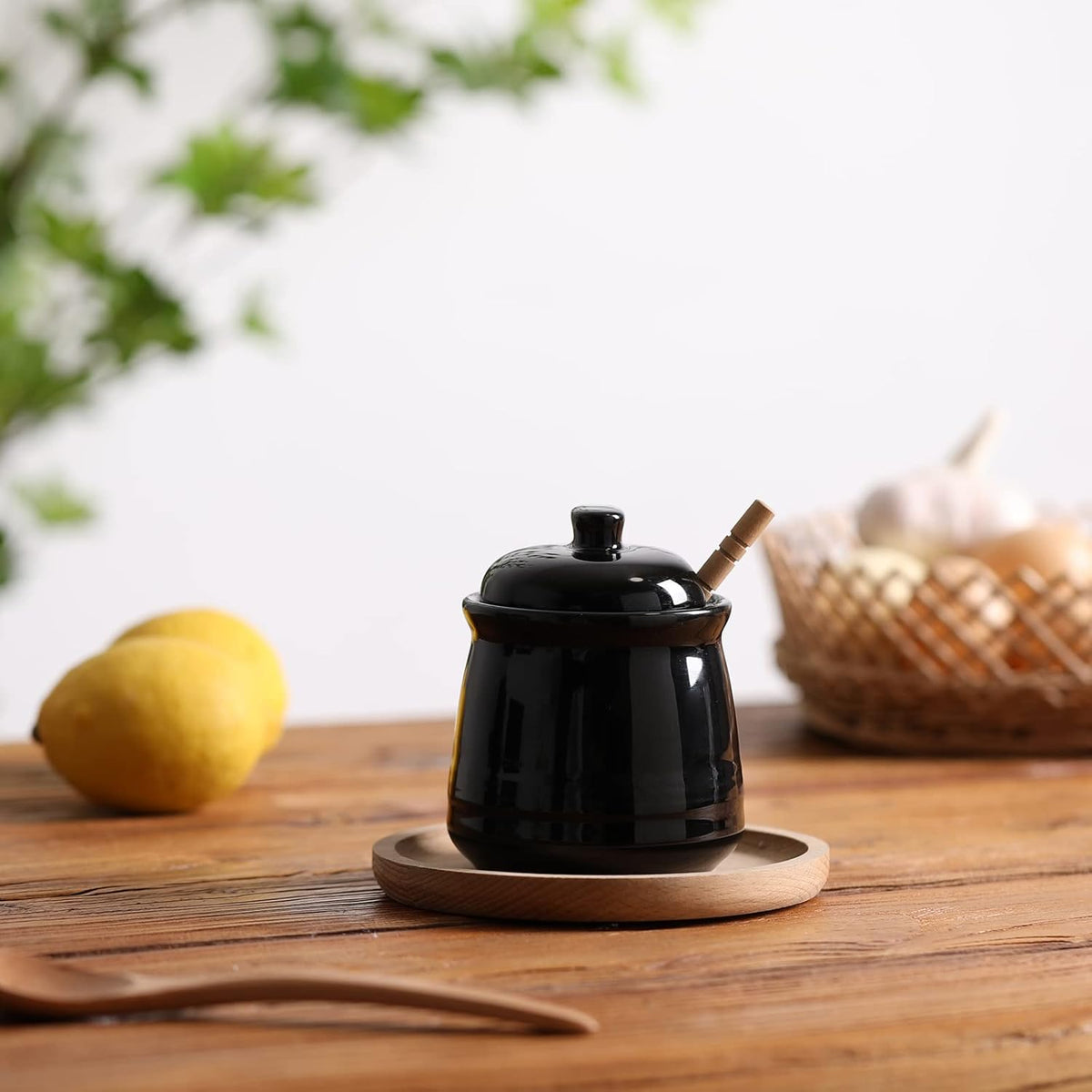 LEETOYI Ceramic Honey Jar with Lid and Dipper,Honey pot for Kitchen,12oz (Black)