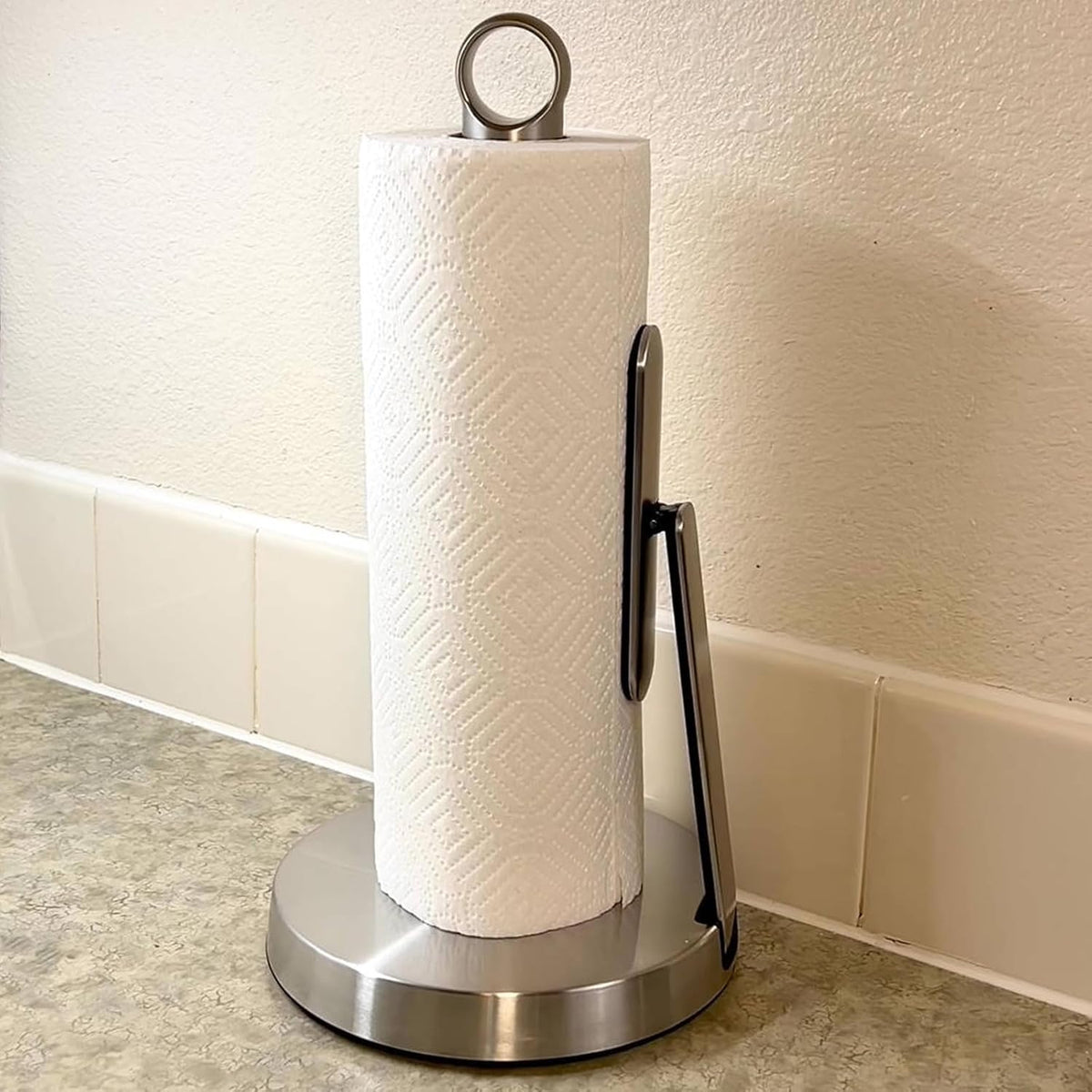 theaoo Heavy-Duty Stainless Steel Paper Towel Holder with Tension Arm – Easy One-Handed Tear, Modern Standing Countertop Dispenser for Kitchen, Holds All Paper Towel Rolls (1, Silver)