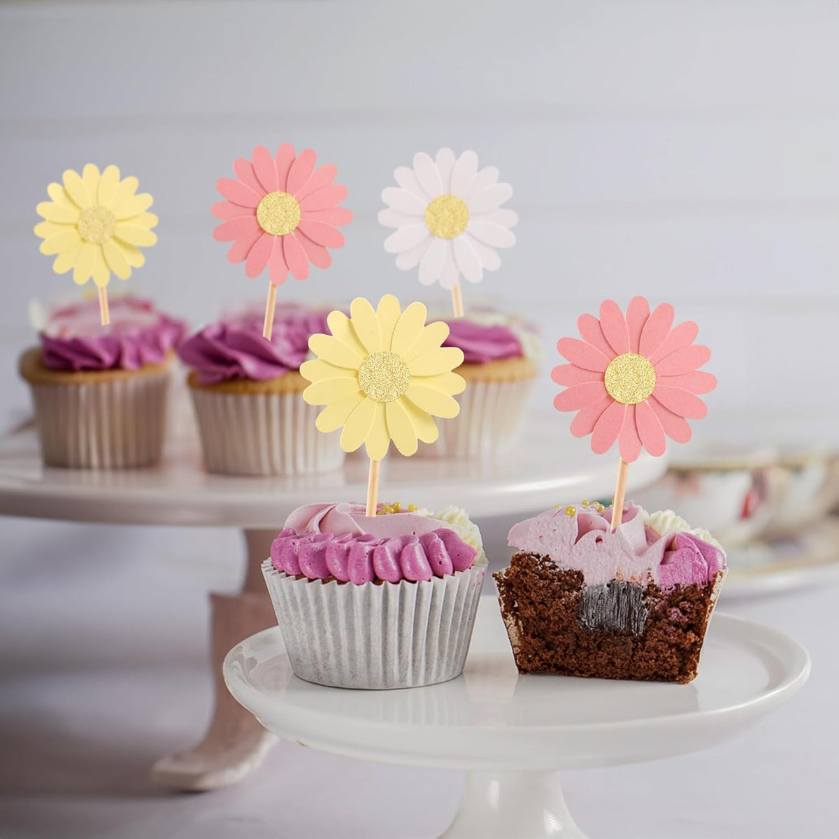 24Pcs Daisy Cupcake Toppers Glitter Flower Daisy Cake Decorations Chrysanthemum Cupcake Toppers Spring Daisy Flower Cake Picks for Birthday Wedding Supplies Multi 2