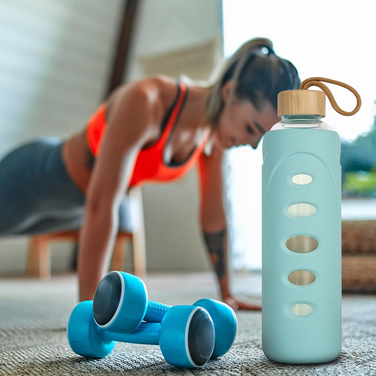 Sport 32oz Glass Water Bottle 1000ml /1 liter Borosilicate Glass Water Bottle Reusable Waterbottle Jugwith Silicone Sleeve and Unique Lid (Cyan