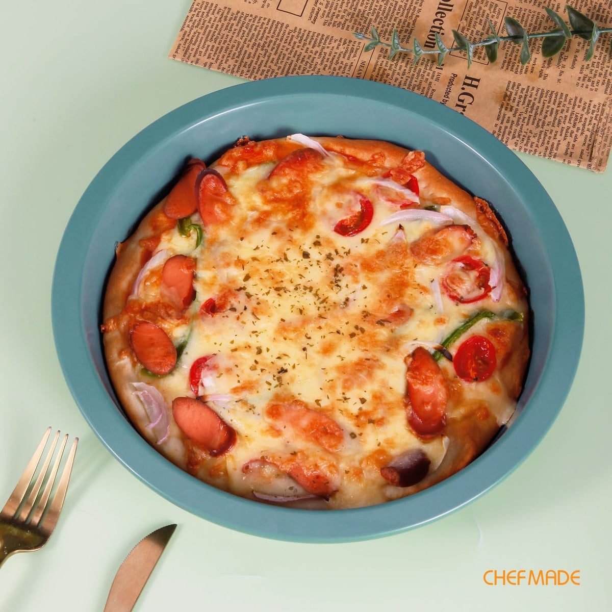 CHEFMADE Round Cake Pan, 9-Inch Non-Stick Pizza Pan and Pie Bakeware for Oven Baking (Green)