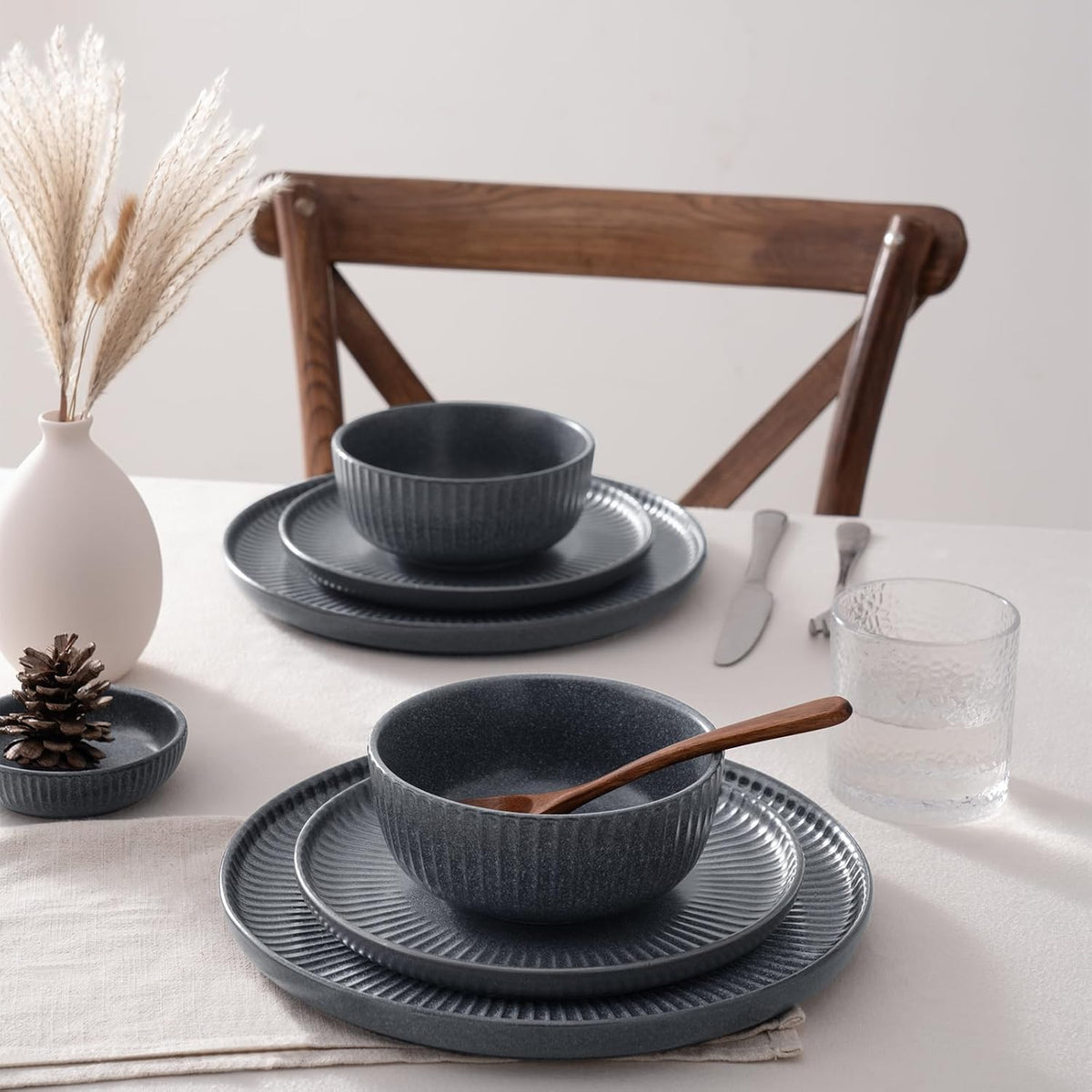 Famiware Starlight Dinnerware Sets, Plates and Bowls Dish Set of 6 (18 Pieces), Ribbed Textured Tableware - Dishwasher & Microwave Safe, Chip Resistant, Reactive Glaze, Matte Midnight Grey