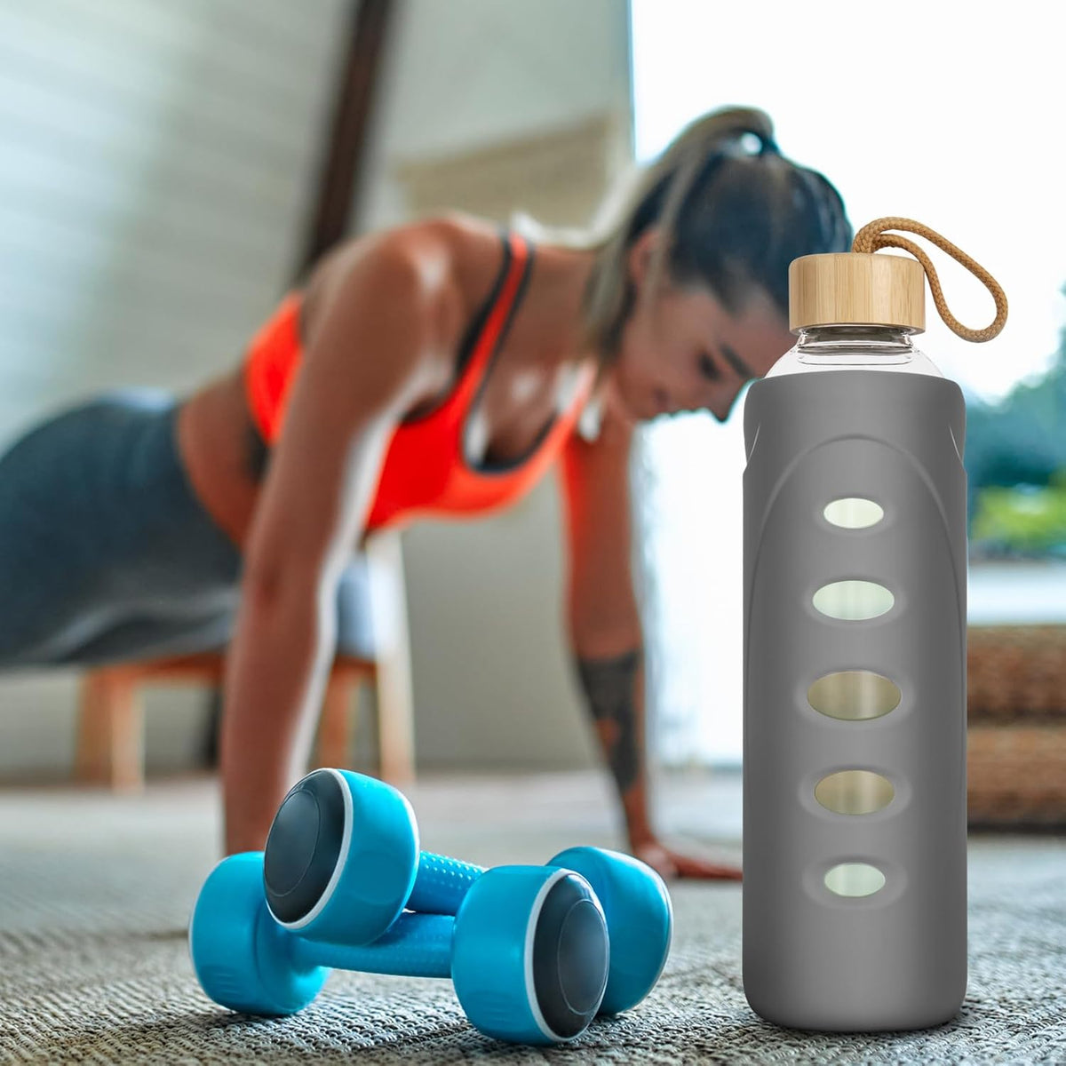 Sport 32oz Glass Water Bottle 1000ml /1 liter Borosilicate Glass Water Bottle Reusable Waterbottle Jugwith Silicone Sleeve and Unique Lid (Grey