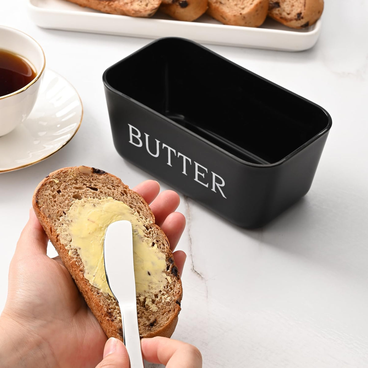 Large Plastic Butter Dish With Lid And Knife,Food Grade PP Butter Holder Keeper With Cover For Kitchen Refrigerator Black Butter Container