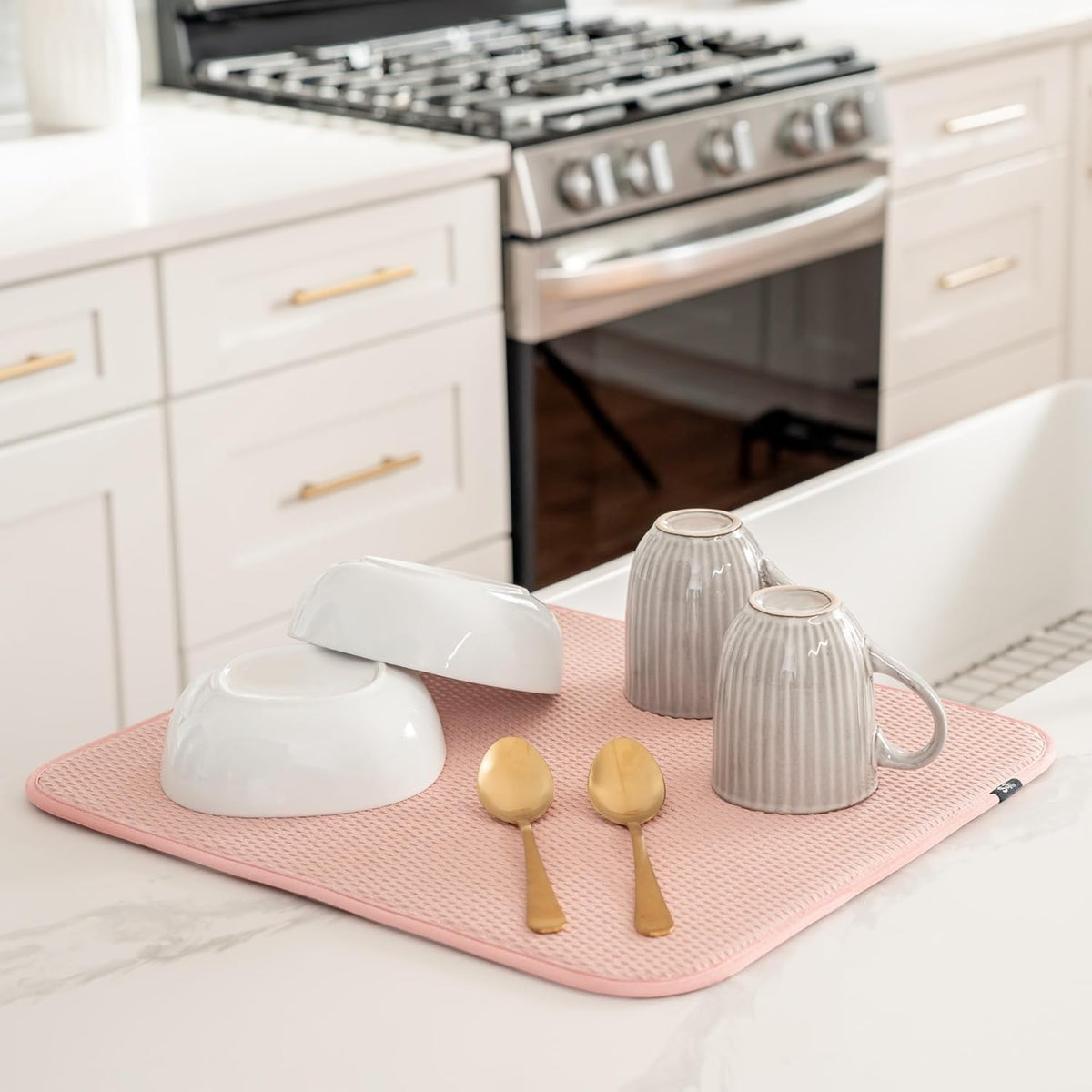 S&T INC. Dish Drying Mat, 16” x 18”, Absorbent Microfiber Kitchen Counter Mat, Drying Pad for Dishes, Utensils, Pots and Pans, Large, Diamond Texture, Pink