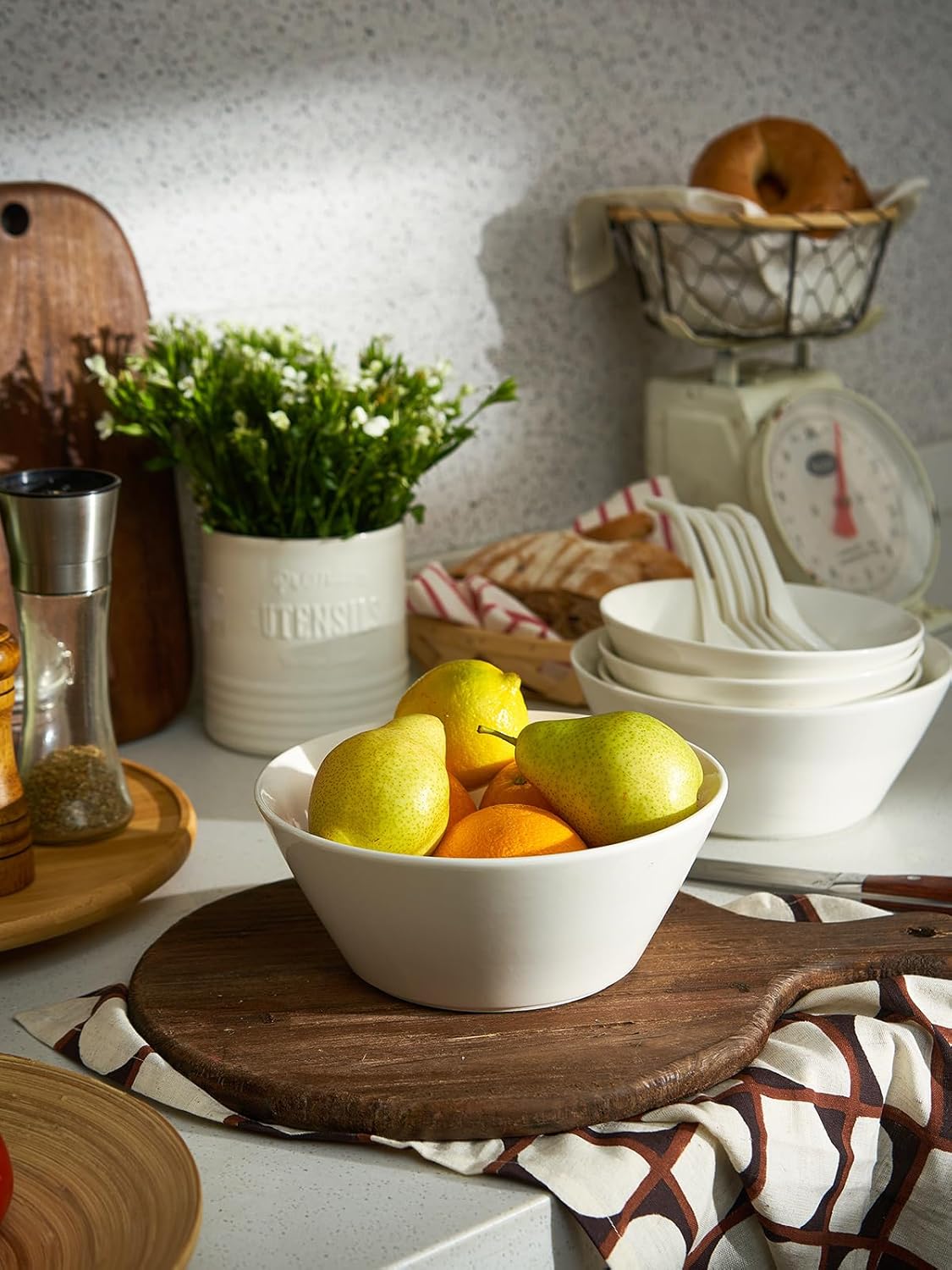 DOWAN 58.5 OZ Large Ceramic Salad Bowls Set of 4 - Microwave & Dishwasher Safe, Ideal for Salad, Fruit, Pasta, Snacks, Oatmeal - Soup Bowls Set for Restaurant, Party, Daily Use, Wedding, Off-White