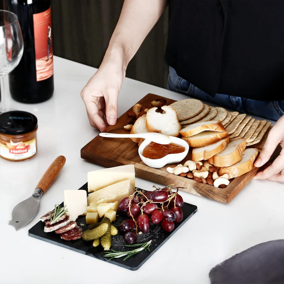 hecef Acacia Wood Cheese Board Set with Black Slate & Cheese knife, Wooden Charcuterie Platter & Serving Tray for Cheese, Crackers and Meat