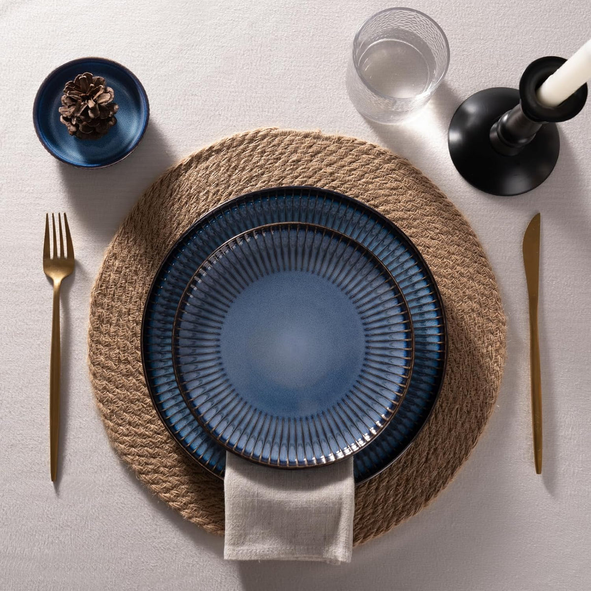 Famiware Starlight Dinnerware Sets, Plates and Bowls Dish Set of 6 (18 Pieces), Ribbed Textured Tableware - Dishwasher & Microwave Safe, Chip & Scratch Resistant, Reactive Glaze, Starry Blue
