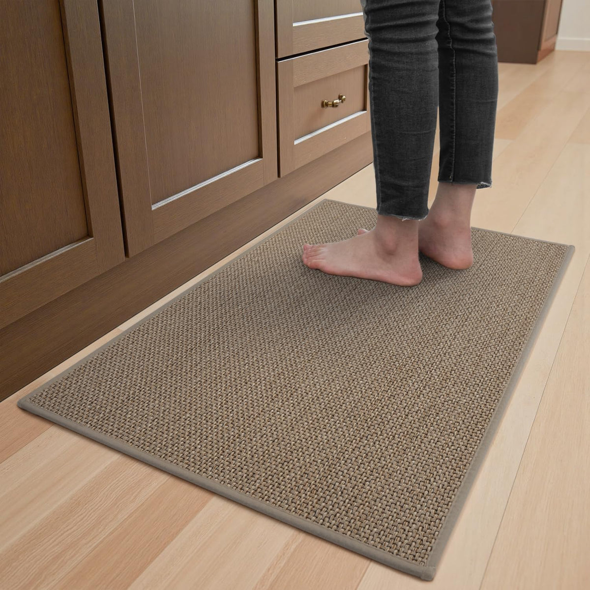 Kitchen Rugs and Mats Non Skid Washable, Absorbent Runner Rugs for Kitchen, Front of Sink, Kitchen Mats for Floor (Brown, 20"x32")