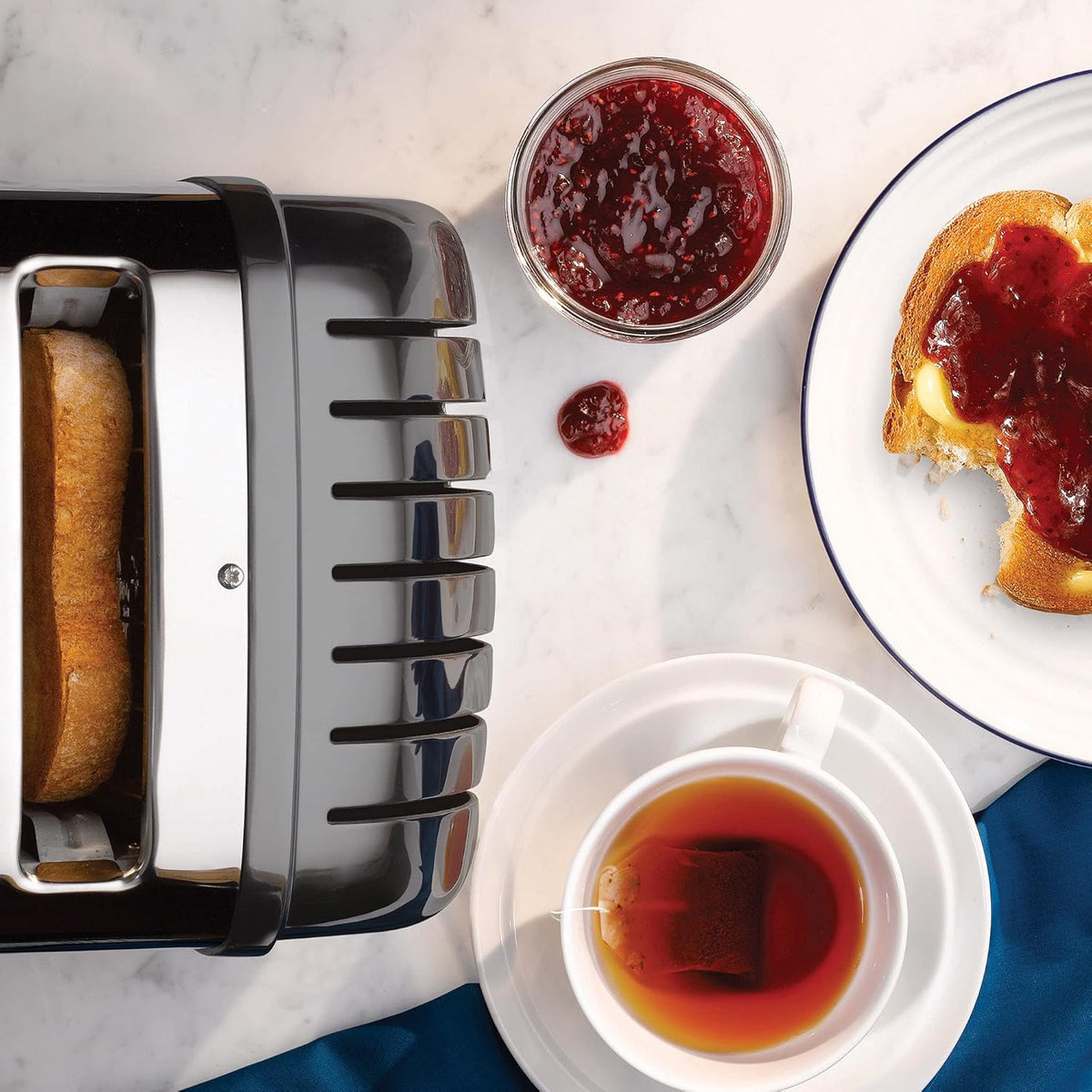 Dualit Classic 4 Slice NewGen Toaster - Stainless Steel - Hand Built in the UK - Replaceable ProHeat elements - Defrost Bread - Mechanical Timer - Charcoal Classic Toaster