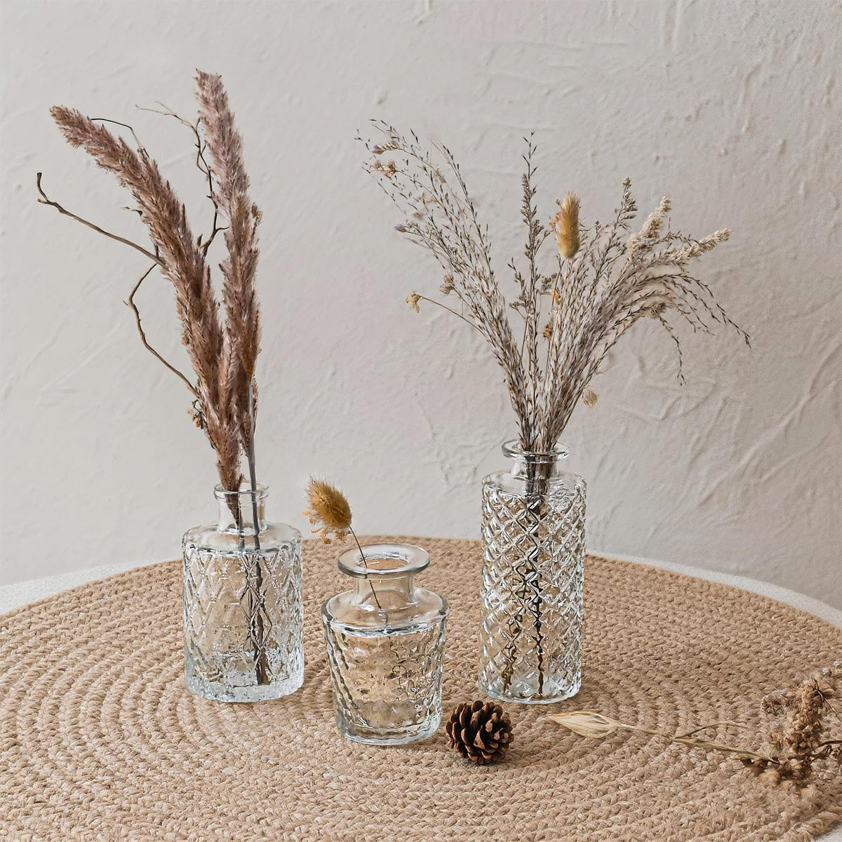 Glass Bud Vase Set of 3 Pcs Small Minimalist Vases for Flowers, Vintage Rustic Home Decor for Table Centerpiece Wedding Party, Modern Clear Aromatherapy Bottle for Living Room Bedroom