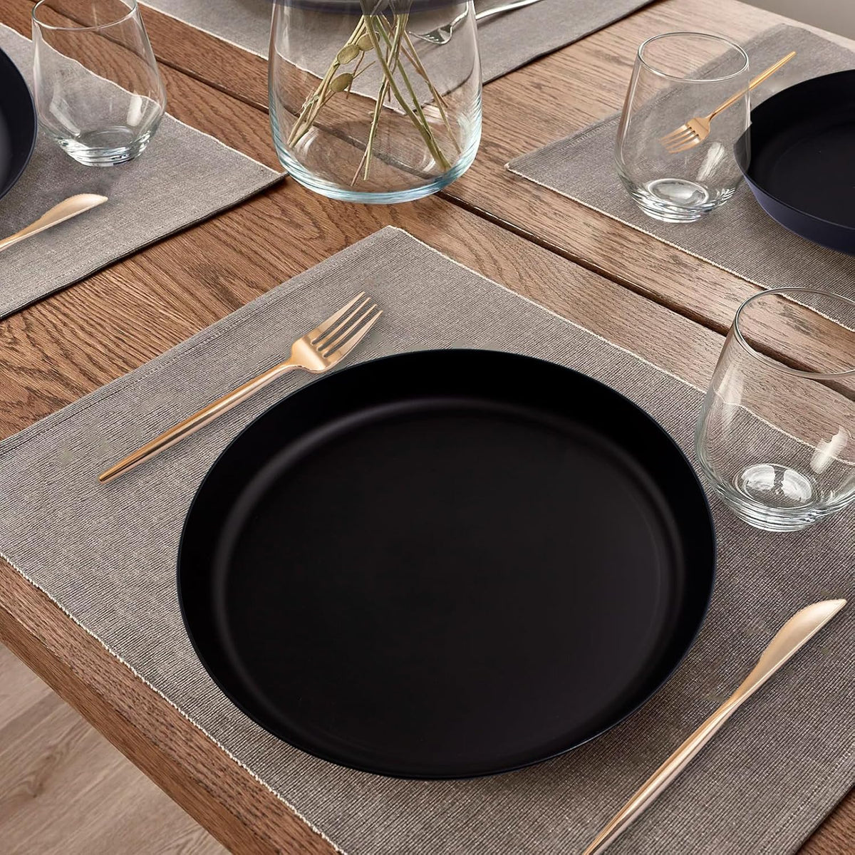 EI 18pcs Black Wheat Straw Plates,Heavy Duty Reuasble Unbreakable Plastic Plates with Lip Edge,Melamine Plates for Kitchen,Camping,Picnic,Halloween