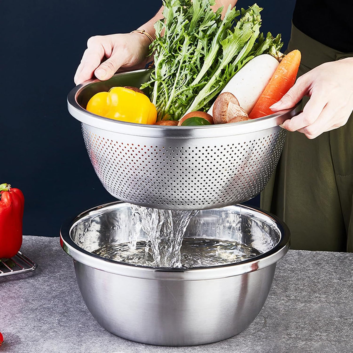 304 Stainless Steel Rice Strainer - Microporous ColanderBeans Washer Strainers And Colanders - Washing Bowl for Fruit Washing Bowl With Strainer (3.5QT)