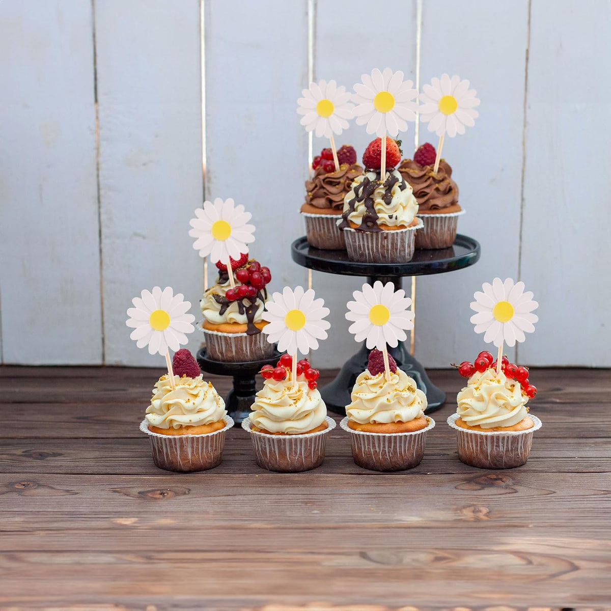 24Pcs Daisy Cupcake Toppers Flower Cake Topper Decorations Daisy Cake Decorations Chrysanthemum Cupcake Toppers Spring Daisy Flower Cake Picks for Birthday Wedding Supplies White