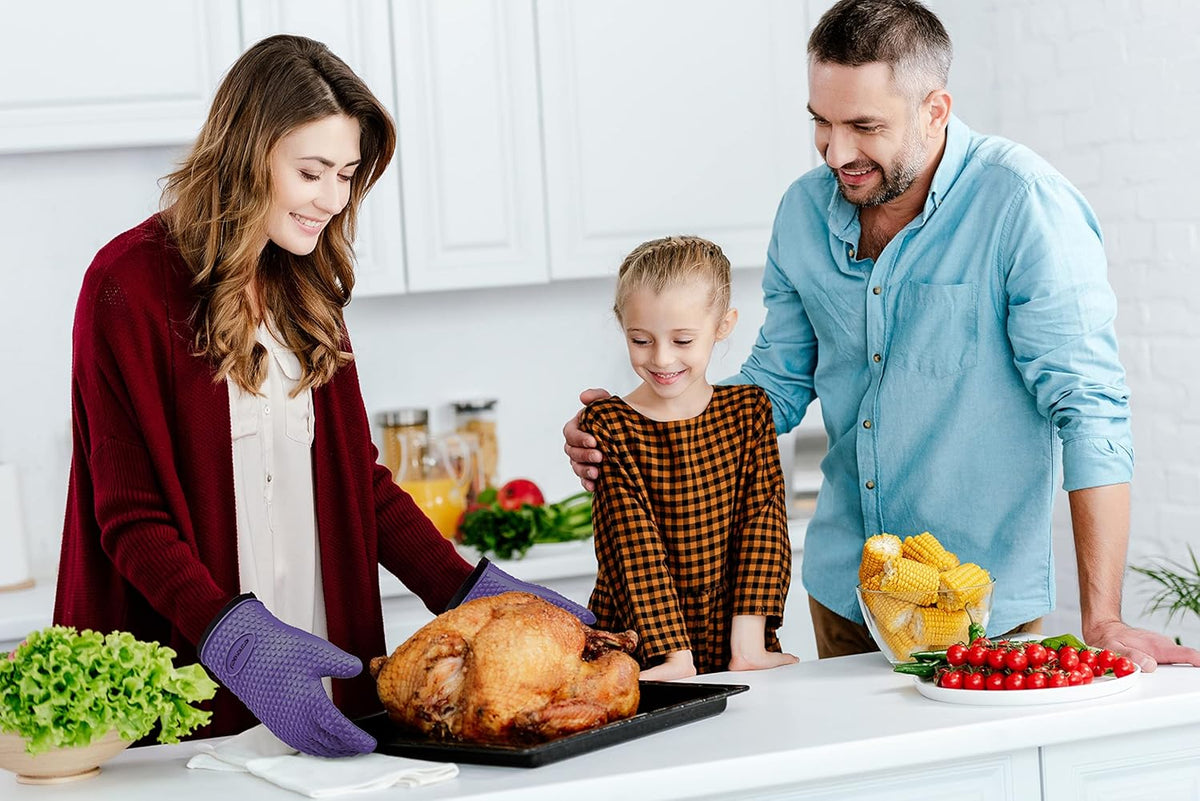 KITCHEN PERFECTION XL Silicone Smoker Oven Gloves -Extreme Heat Resistant BBQ Gloves -Handle Hot Food Right on Your Grill Fryer & Pit | Waterproof Oven Mitts Grill Gloves |Superior Value Set+3 Bonuses