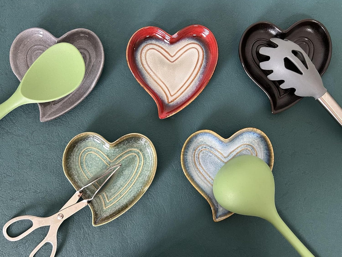 Ceramic Spoon Rest for Stove Top, Heart Cute Spoon Rest for Kitchen Counter, Cooking Spoon Holder for Kitchen Counter, Utensil Rest Spatula Rest Ladle Holder Tong Rest (Retro Red)