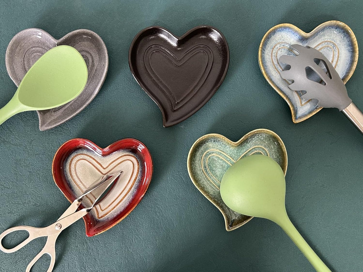 Ceramic Spoon Rest for Stove Top, Heart Cute Spoon Rest for Kitchen Counter, Cooking Spoon Holder for Kitchen Counter, Utensil Rest Spatula Rest Ladle Holder Tong Rest (Matte Black)