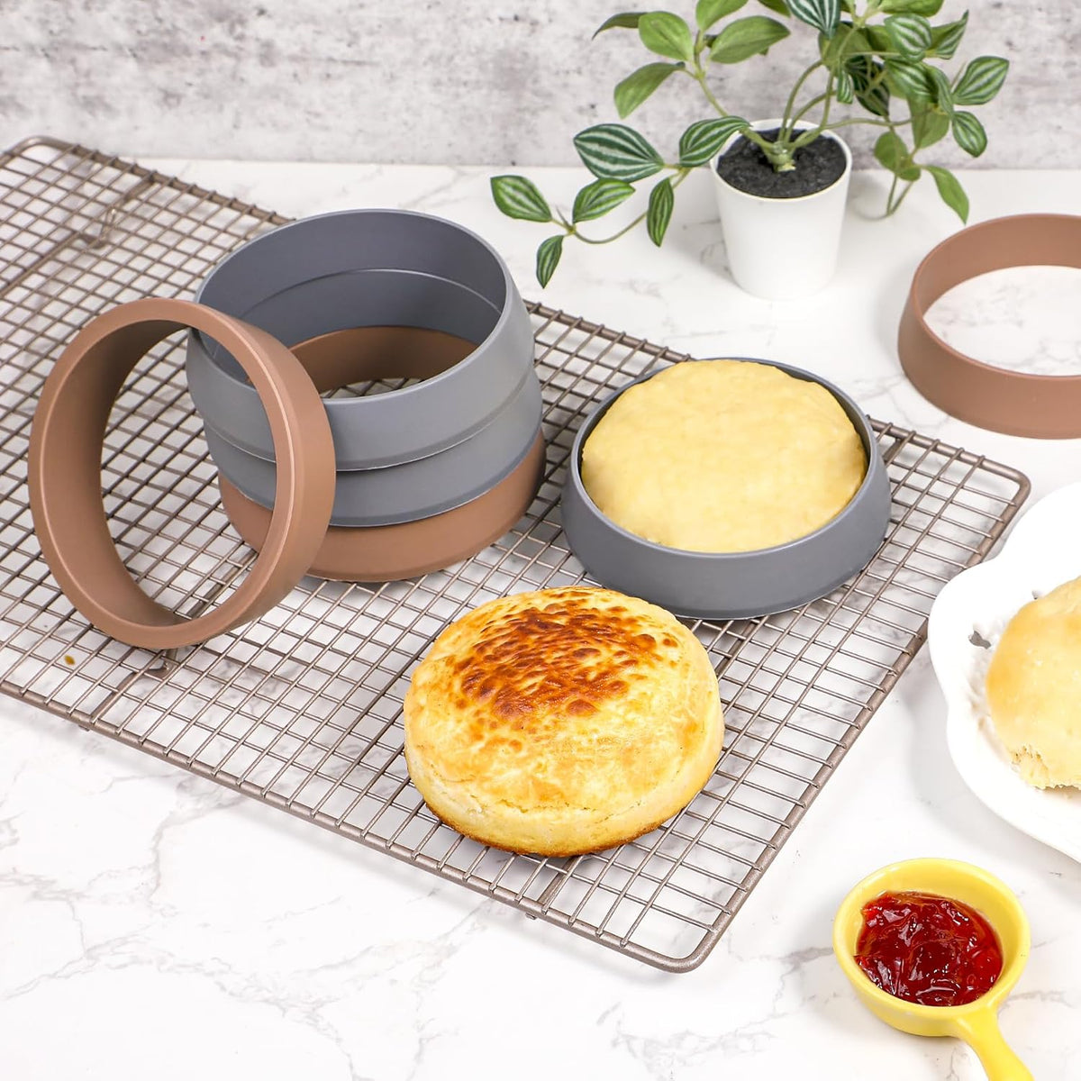 Koluti 6Pcs Nonstick Silicone English Muffin Rings, 4 Inch Cooker Round Mold for Cookie Crumpet Cake Pancake Pastry Baking, Durable Circle Cooking Egg Patty Omelette Frying Ring, BPA Free and 2 Colors