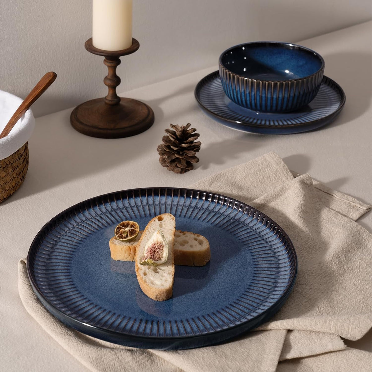Famiware Starlight Dinnerware Sets, Plates and Bowls Dish Set of 4 (12 Pieces), Ribbed Textured Tableware - Dishwasher & Microwave Safe, Chip & Scratch Resistant, Reactive Glaze, Starry Blue