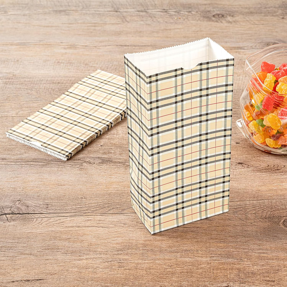 Restaurantware Bag Tek 2 LB Disposable Lunch Bags 100 Sturdy Take Out Bags - Flat Bottom Great For Restaurants Cafes And Bakeries Plaid Paper Popcorn Bags Versatile For Grocery And More