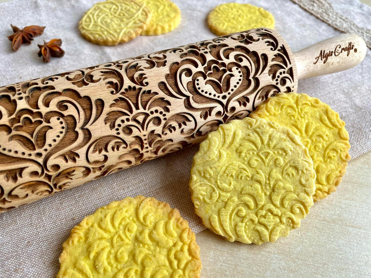 DAMASK embossing rolling pin. Wooden embossing rolling pin with flowers. Oriental flowers. Embossed cookies with flowers. Damask pattern. From Europe
