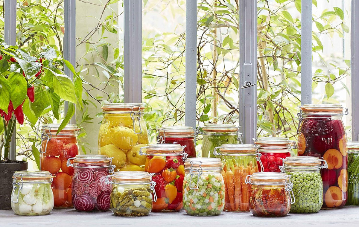 Le Parfait Super Jar, Canning Jars, 500mL French Glass Canning Jar w/Round Body, Glass Jars With Airtight Lid, Canning Jars Wide Mouth, Glass Jar w/Lid, Clear Jars, Clear Glass Jars (16oz/Pint, 4 pk)